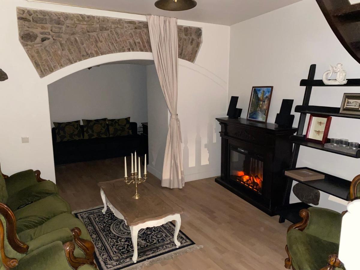 וילנה Exclusive Gaono Apartment In The Heart Of Old Town מראה חיצוני תמונה